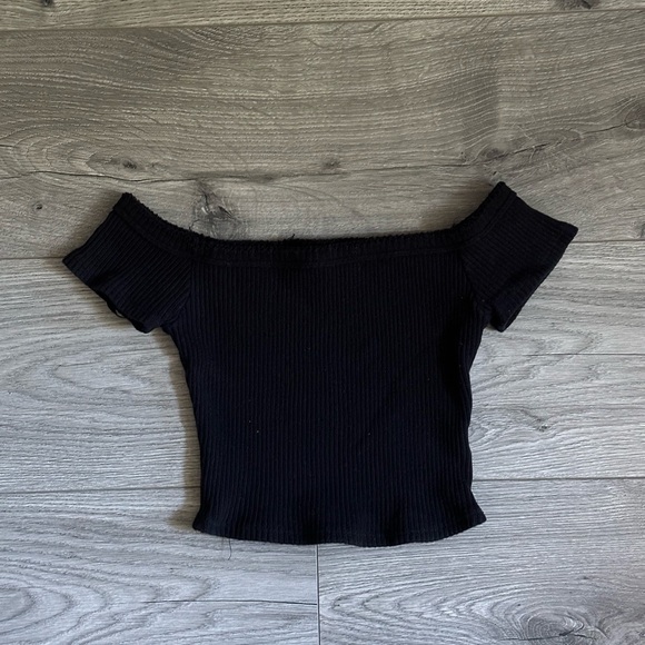 Off the shoulder knit crop top from Urban Outfitters - Picture 1 of 2
